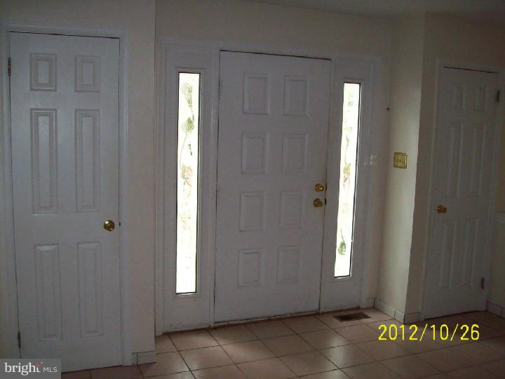 9 Goats Hill Road Sicklerville, NJ 08081 - Photo 7 of 13 Foyer