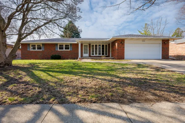 $265,000 | 2805 Coventry Court, Bloomington, IL 61704