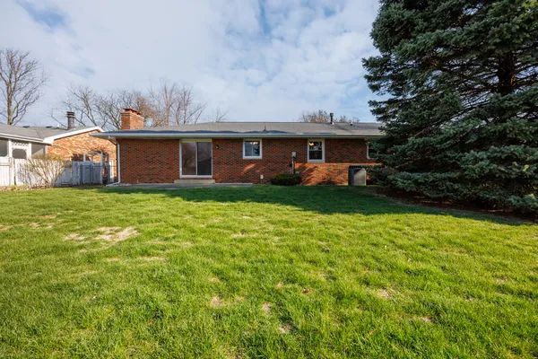 $265,000 | 2805 Coventry Court, Bloomington, IL 61704