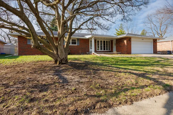 $265,000 | 2805 Coventry Court, Bloomington, IL 61704