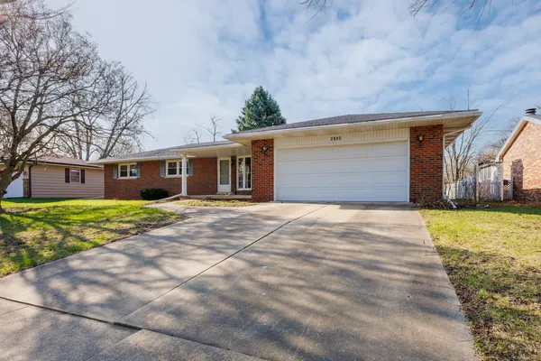 $265,000 | 2805 Coventry Court, Bloomington, IL 61704