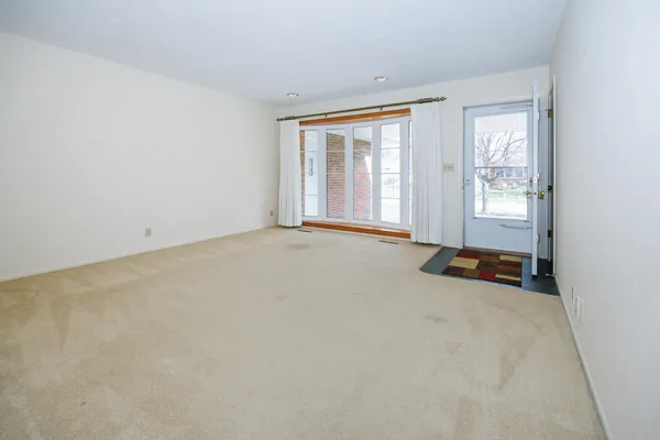 $265,000 | 2805 Coventry Court, Bloomington, IL 61704