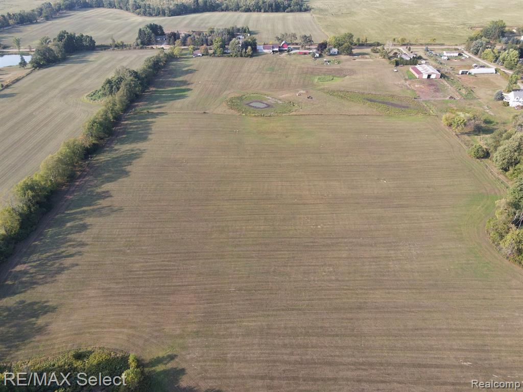 6310 Allen Road Fenton, MI 48430 - Photo 7 of 9