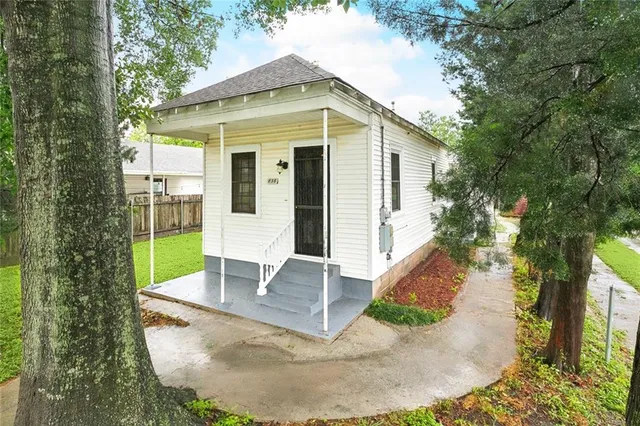 $299,000 | 838 Jefferson Street, Gretna, LA 70053
