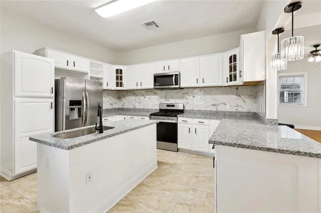 $299,000 | 838 Jefferson Street, Gretna, LA 70053