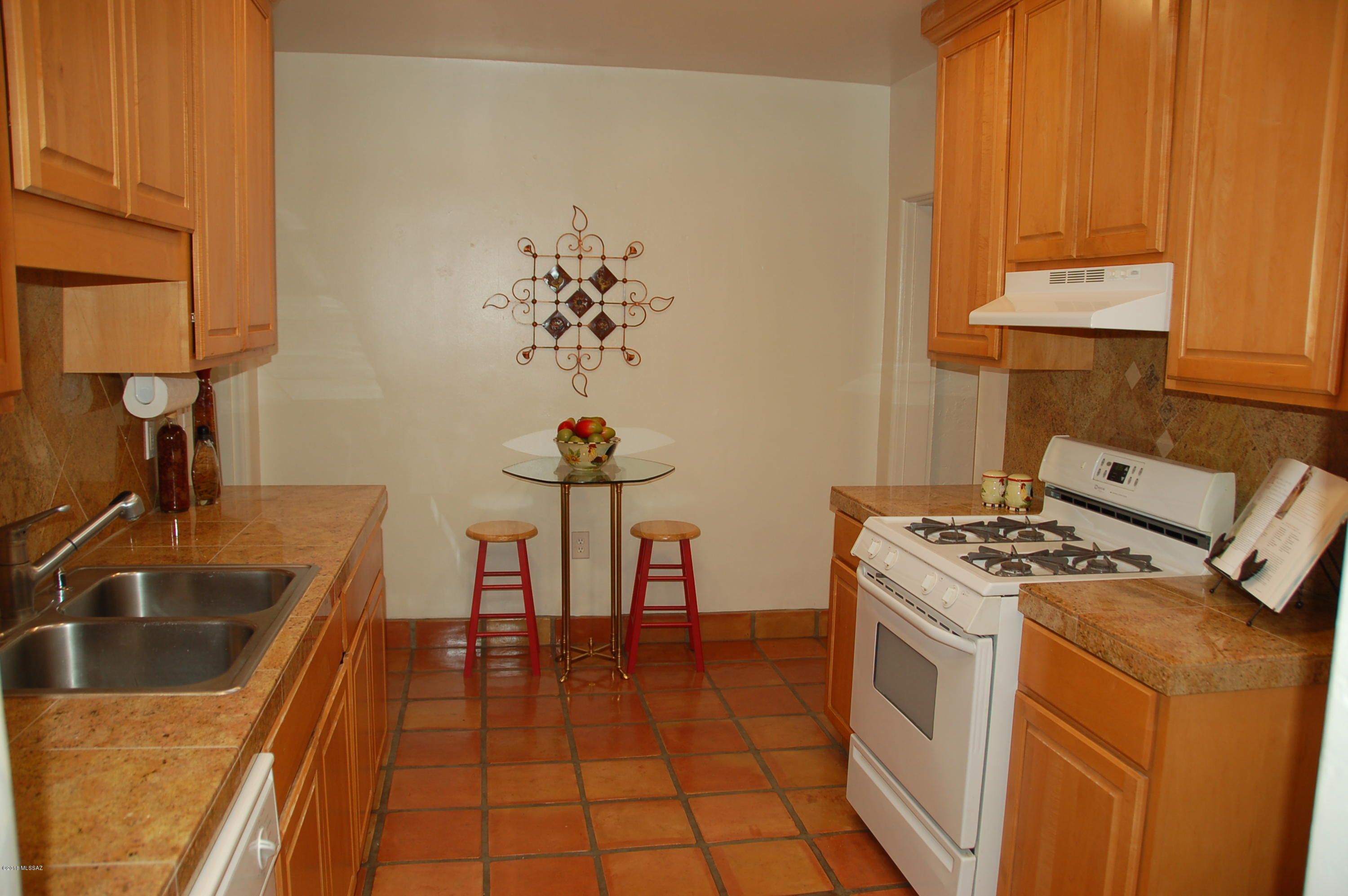 2425 East Edison Street Tucson, AZ 85719 - Photo 7 of 36
