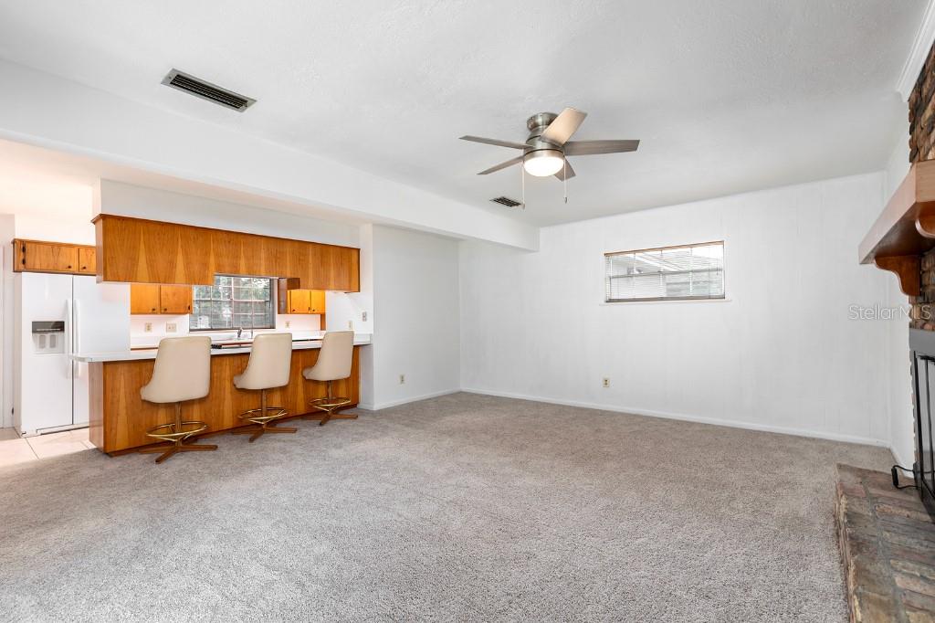 2453 Worthington Road Maitland, FL 32751 - Photo 10 of 22 a view of a room with gym equipment