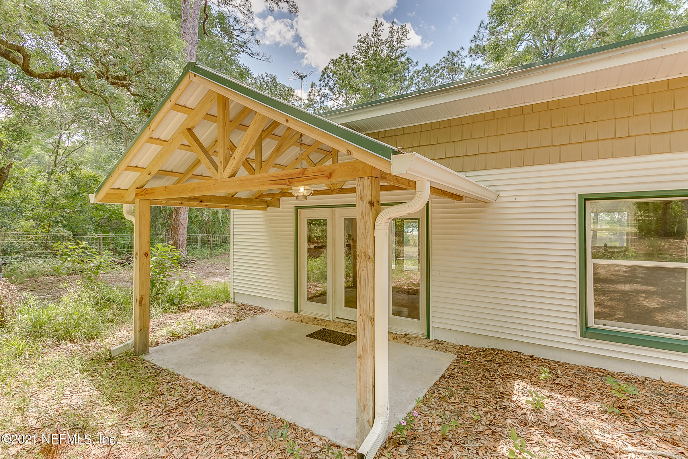 7130 Pinon Road Keystone Heights, FL 32656 - Photo 16 of 34 16-Front-Porch-View-1