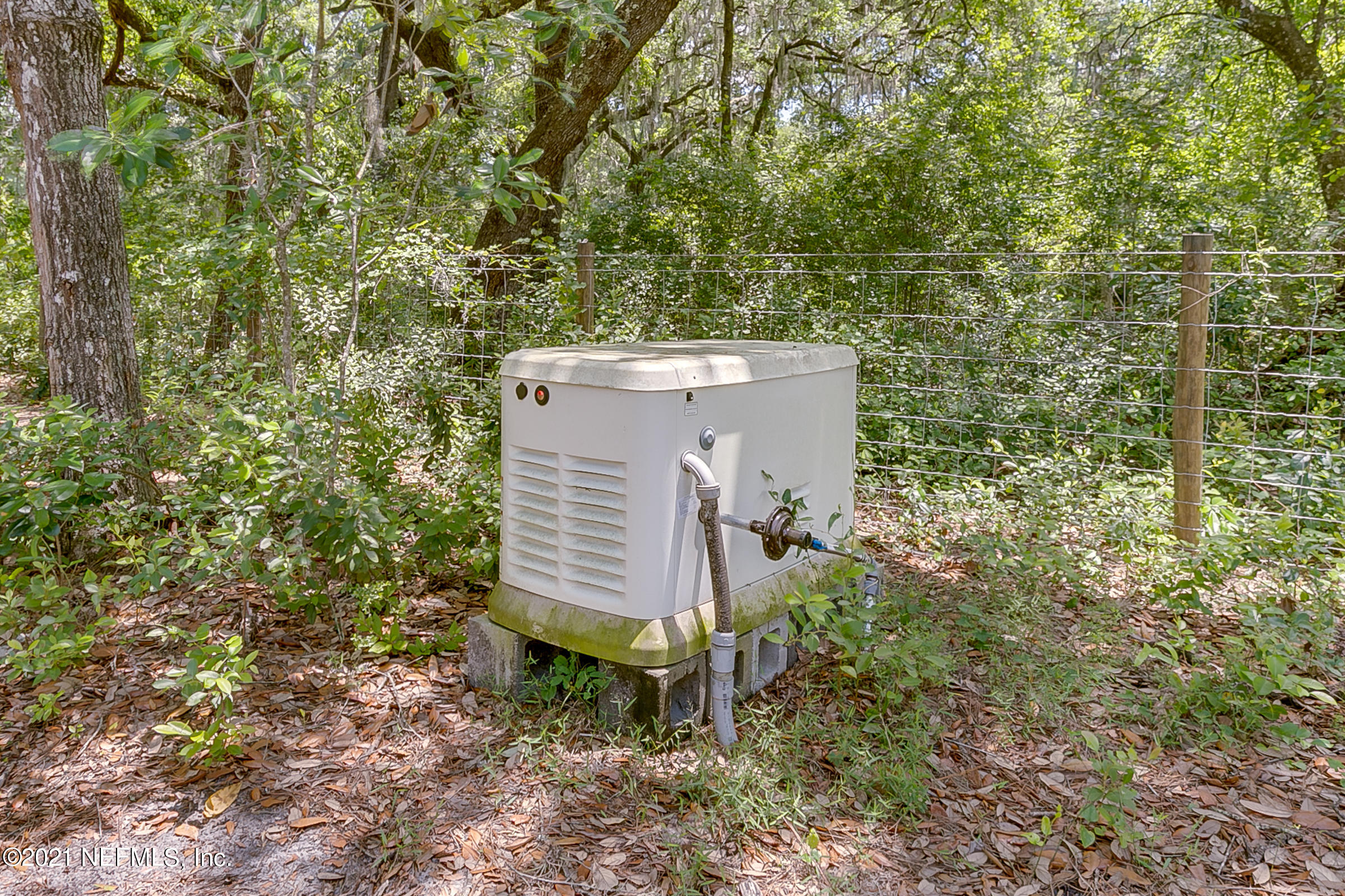 7130 Pinon Road Keystone Heights, FL 32656 - Photo 24 of 34 24-Emergency-Generator