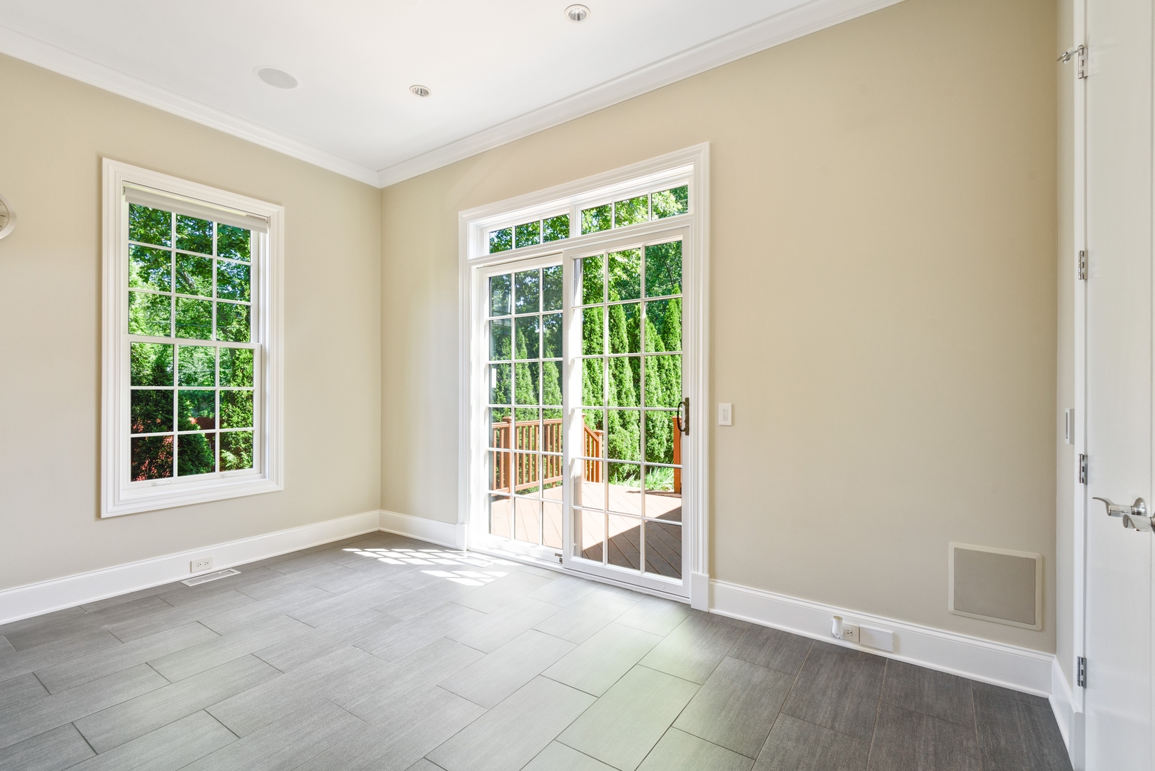 2015 Lake Avenue Wilmette, IL 60091 - Photo 13 of 45 a view of an empty room with a window