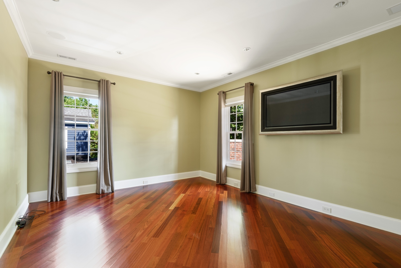 2015 Lake Avenue Wilmette, IL 60091 - Photo 17 of 45 a view of a livingroom with wooden floor