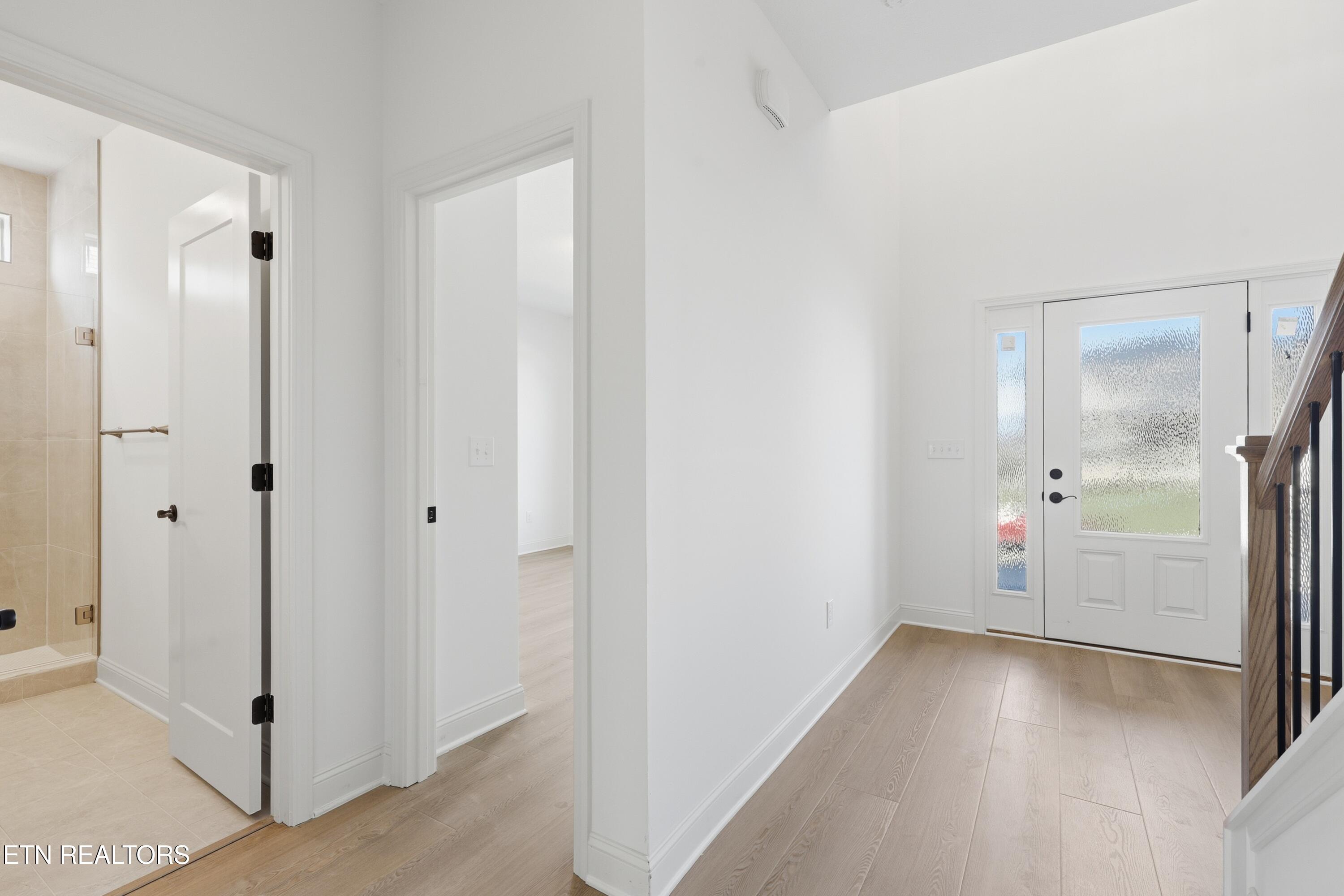 1882 Hickory Reserve Road Knoxville, TN 37932 - Photo 2 of 27 Entry/Downstairs Bedroom