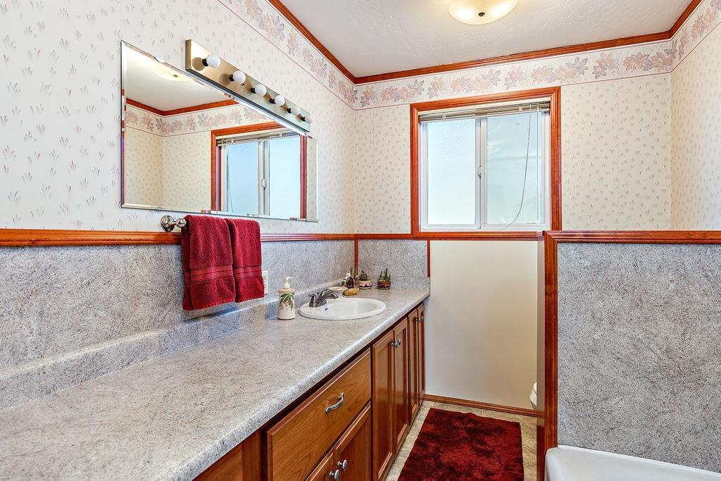 2100 North Valley View Road Ashland, OR 97520 - Photo 20 of 31 Additional Photo