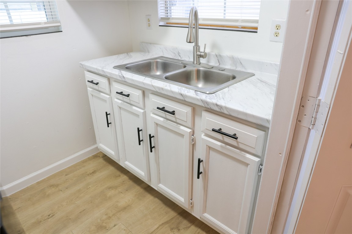 10 Jenkins Street Houston, TX 77003 - Photo 17 of 22 a close view of sink and tap