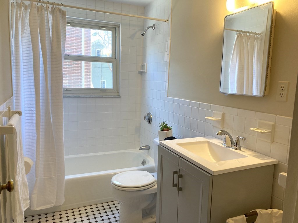 118 Decatur Street, Unit 5 Arlington, MA 02474 - Photo 9 of 15 Gallery Image 9