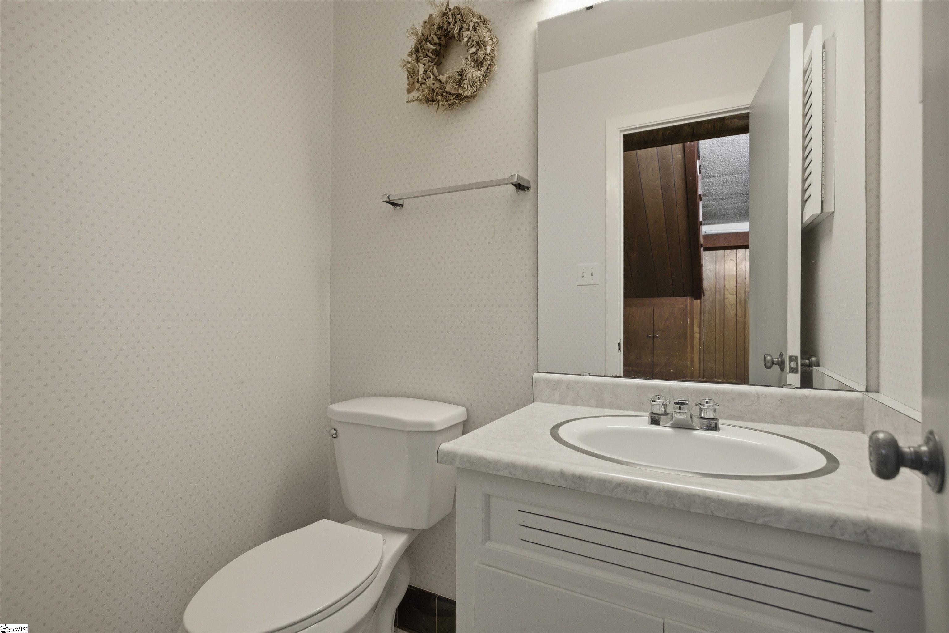 16 Oakleaf Road Greenville, SC 29609 - Photo 24 of 35