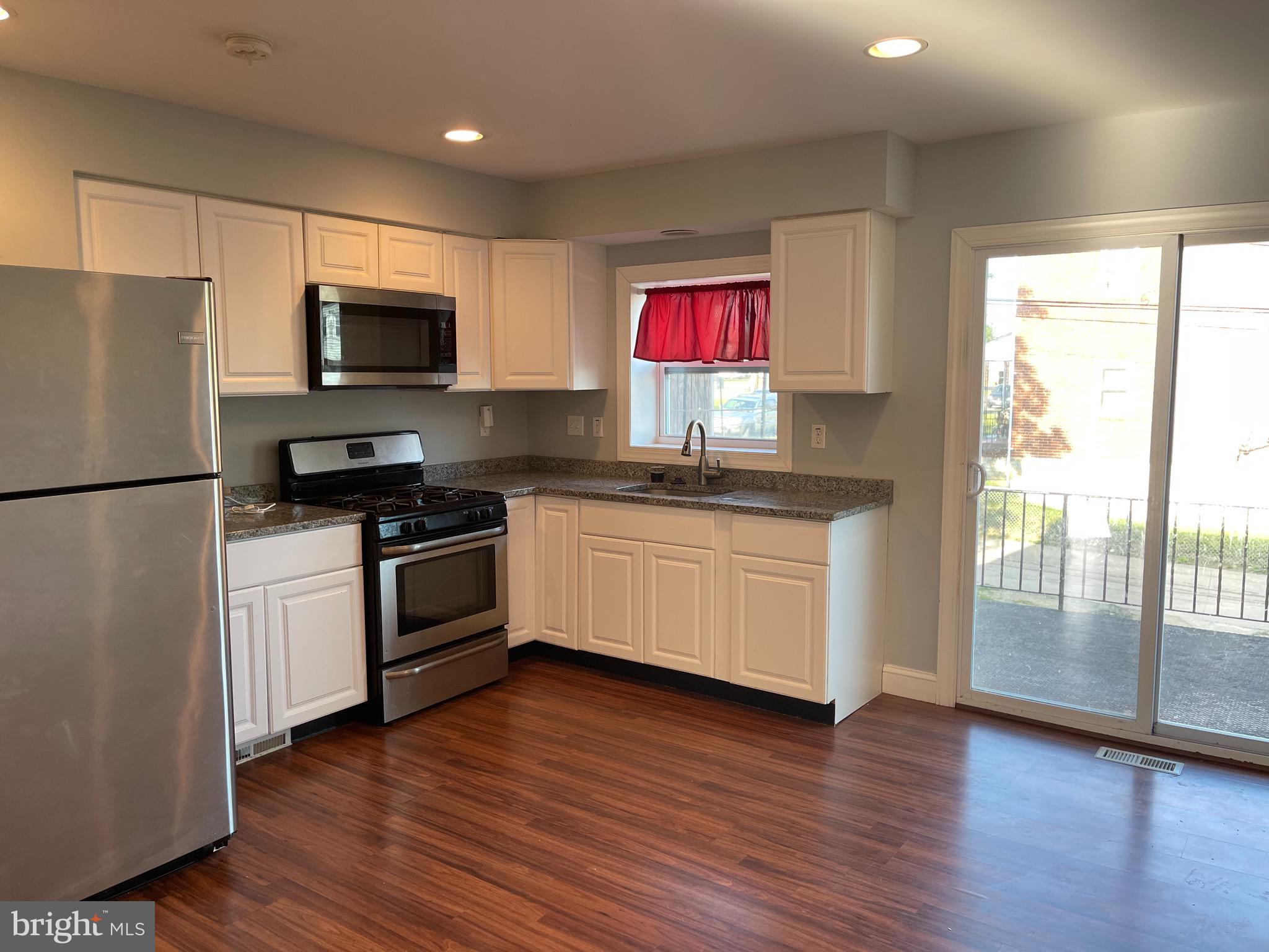 17 Warren Road Baltimore, MD 21221 - Photo 2 of 11