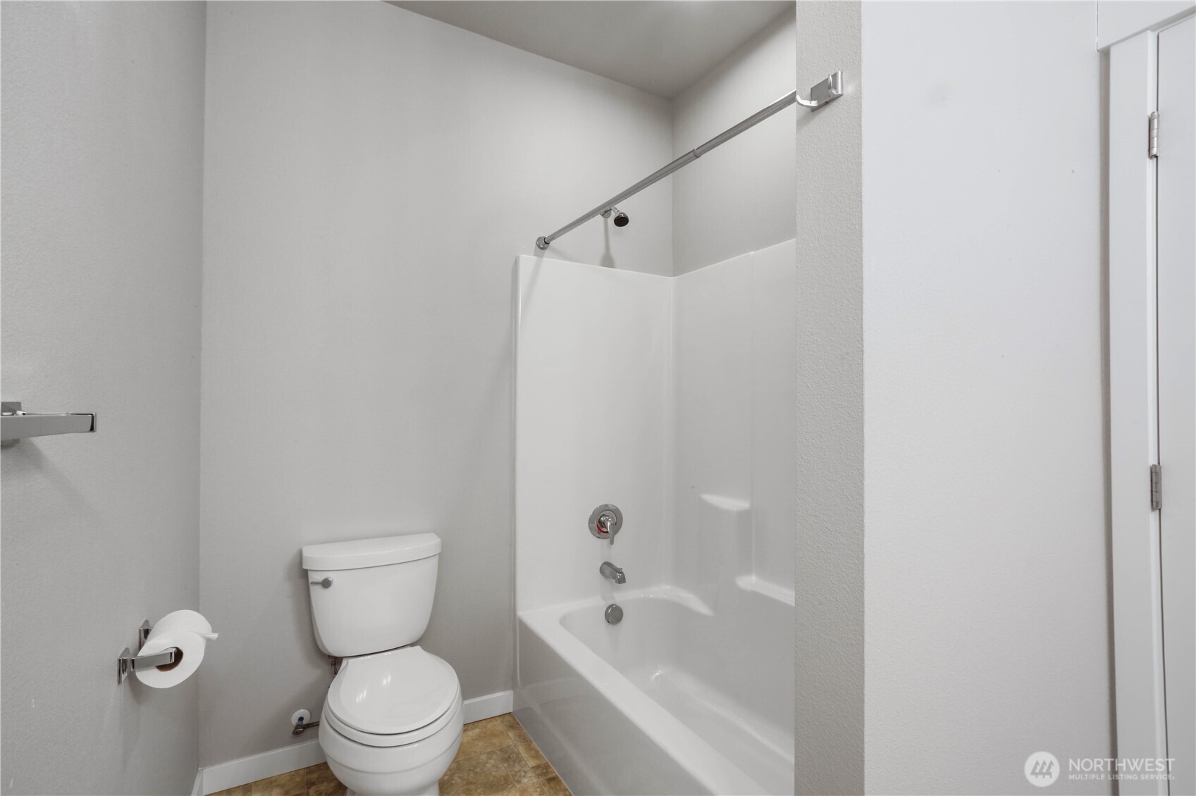 4192 McLaughlin Road Mount Vernon, WA 98273 - Photo 25 of 40 a white toilet sitting next to a bath tub