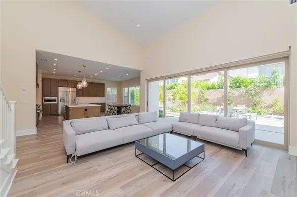 $9,800 | 58 Longchamp, Irvine, CA 92602