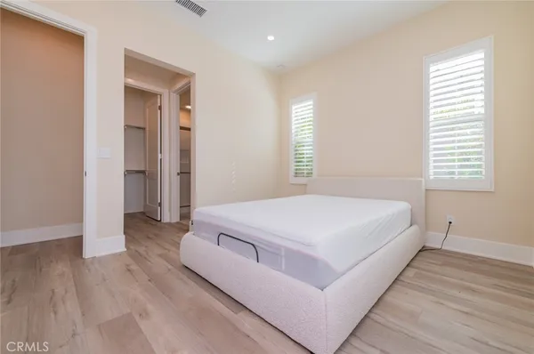 $9,800 | 58 Longchamp, Irvine, CA 92602