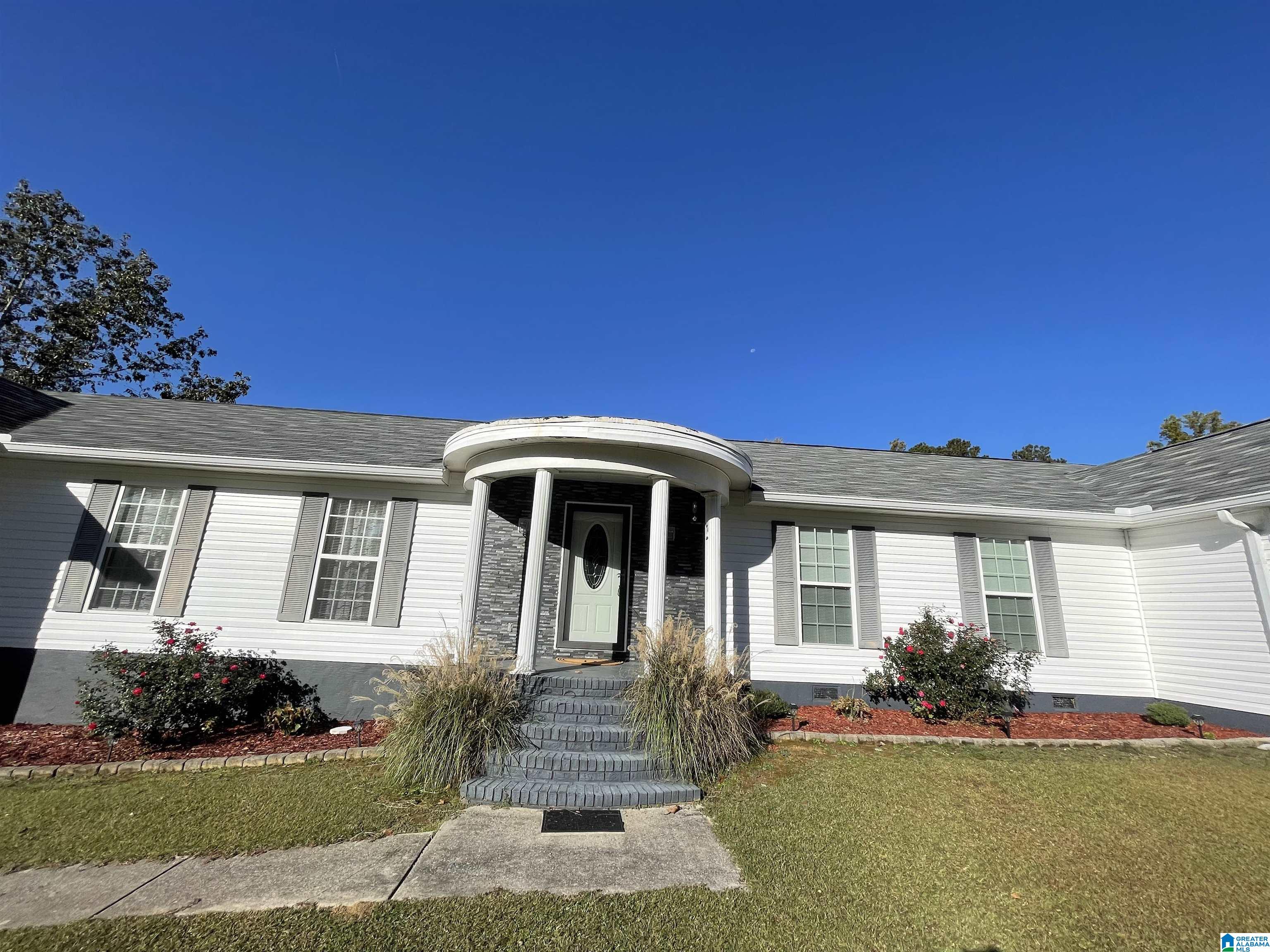 675 Ridge Trail Warrior, AL 35180 - Photo 3 of 19