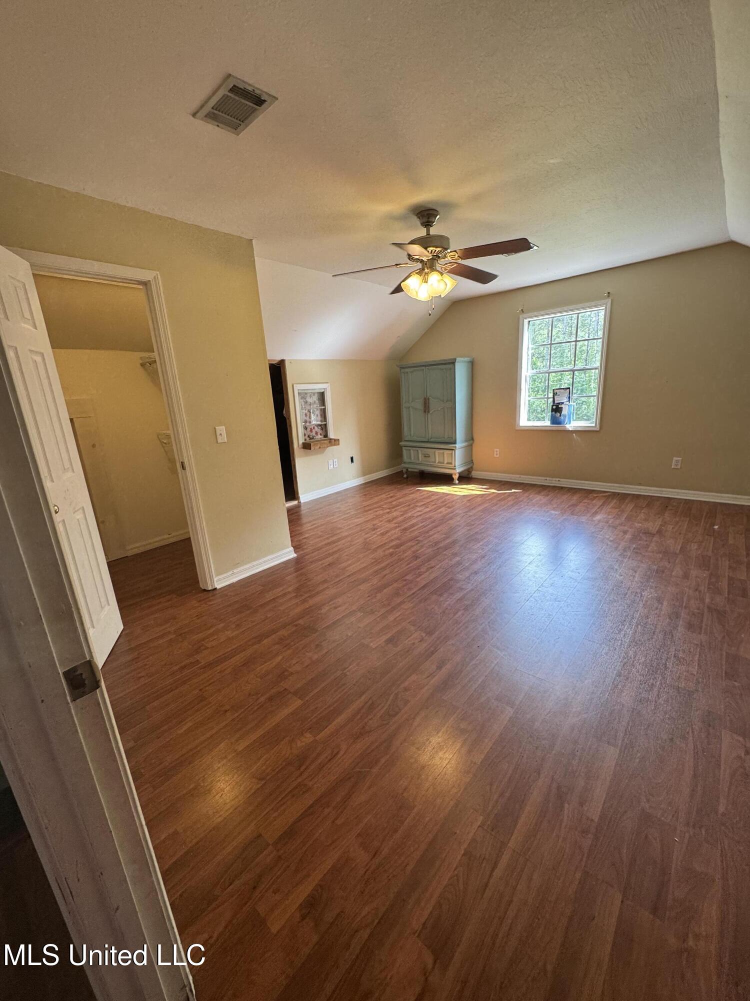 1104 County Road 266 Shubuta, MS 39360 - Photo 9 of 20 Upstairs bedroom 1