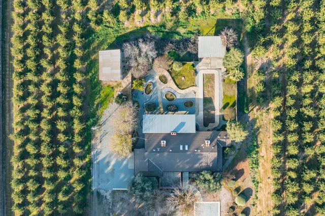 $950,000 | 19282 East South Avenue, Reedley, CA 93654