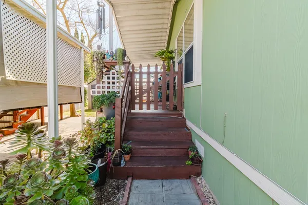 a view of entryway