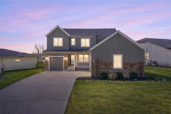 $630,000 | 8200 North Sycamore Avenue, Kansas City, MO 64158