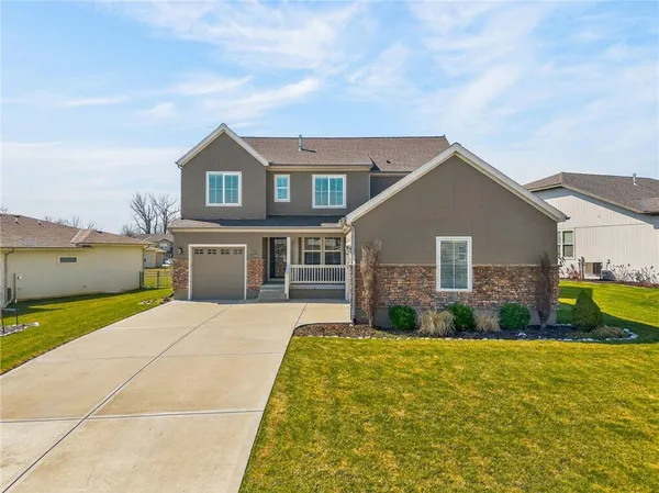 $630,000 | 8200 North Sycamore Avenue, Kansas City, MO 64158