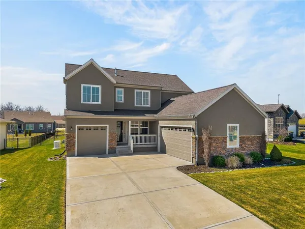 $630,000 | 8200 North Sycamore Avenue, Kansas City, MO 64158