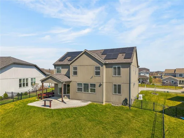 $630,000 | 8200 North Sycamore Avenue, Kansas City, MO 64158