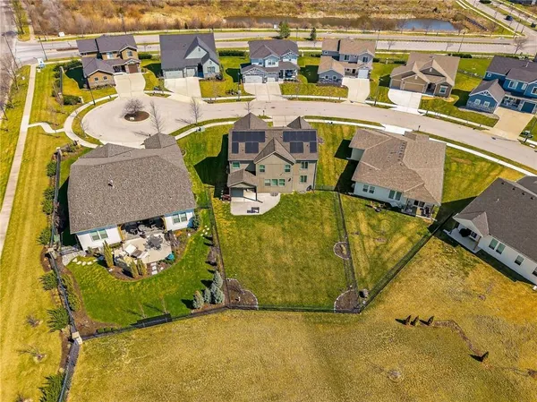 $630,000 | 8200 North Sycamore Avenue, Kansas City, MO 64158