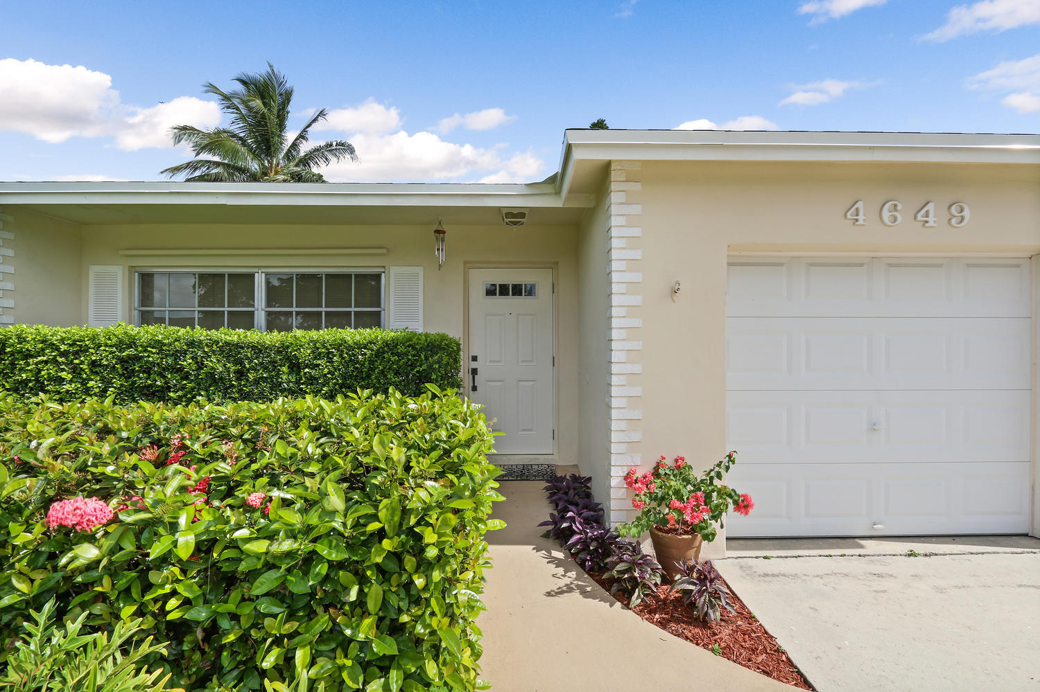 4649 Betelnut Street Boca Raton, FL 33428 - Photo 2 of 20 4649 Betelnut St Boca Raton FL-large-002