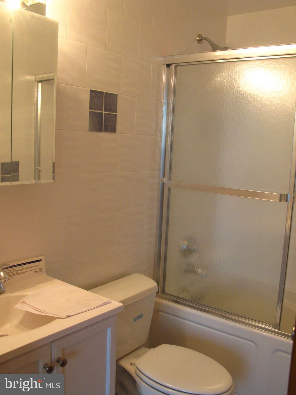 1303 Rogers Road, Unit 8 Annapolis, MD 21409 - Photo 12 of 19 bathroom with jacuzzi tub