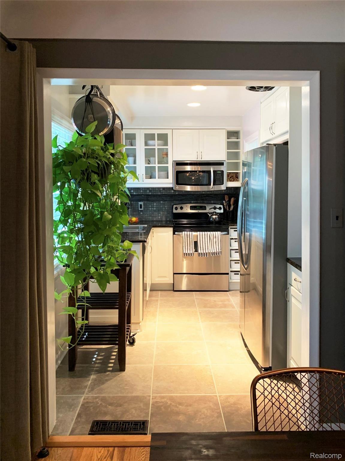 2396 Pembroke Road Birmingham, MI 48009 - Photo 11 of 54 KITCHEN-1.jpg