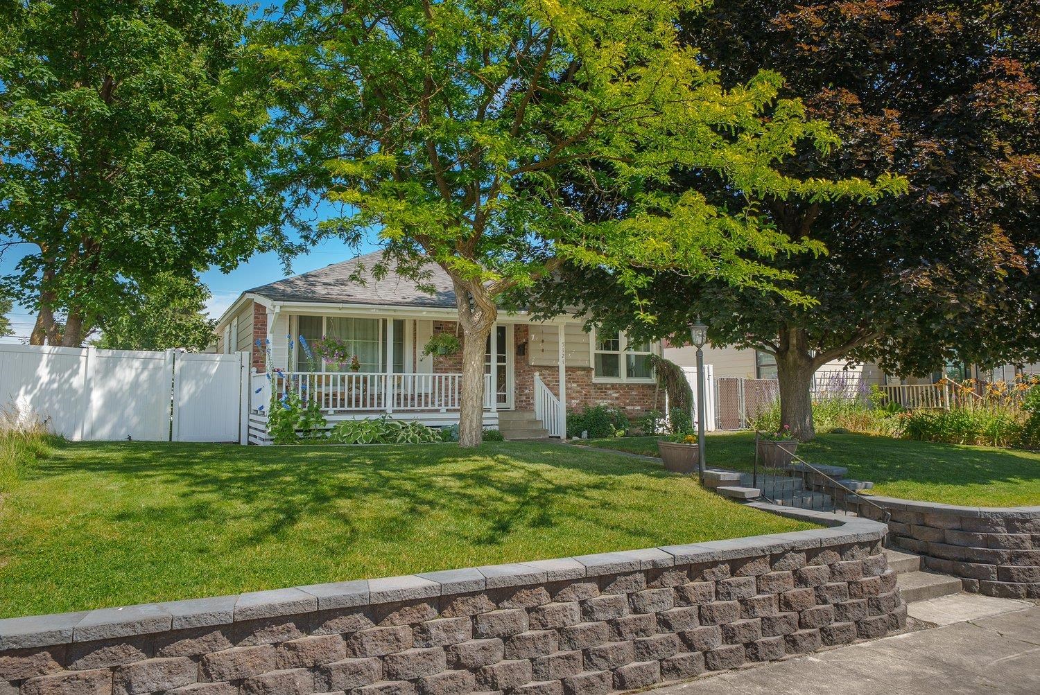 5124 North Oak Street Spokane, WA 99205 - Photo 2 of 39