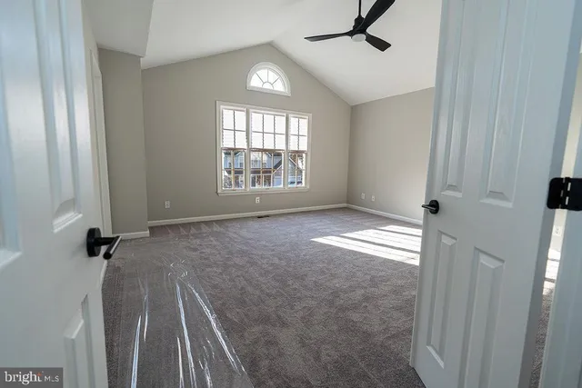 a view of empty room with window