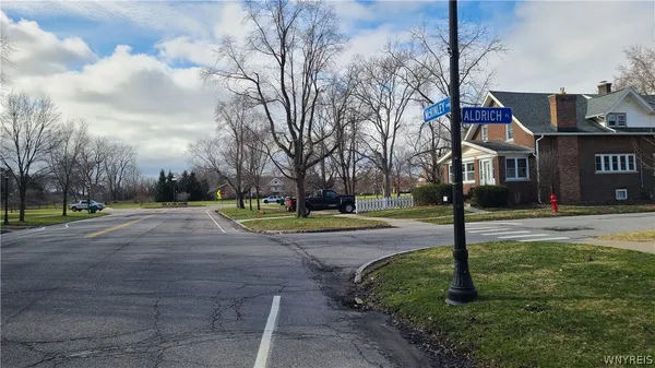 $189,900 | 59 Aldrich Place, Buffalo, NY 14220