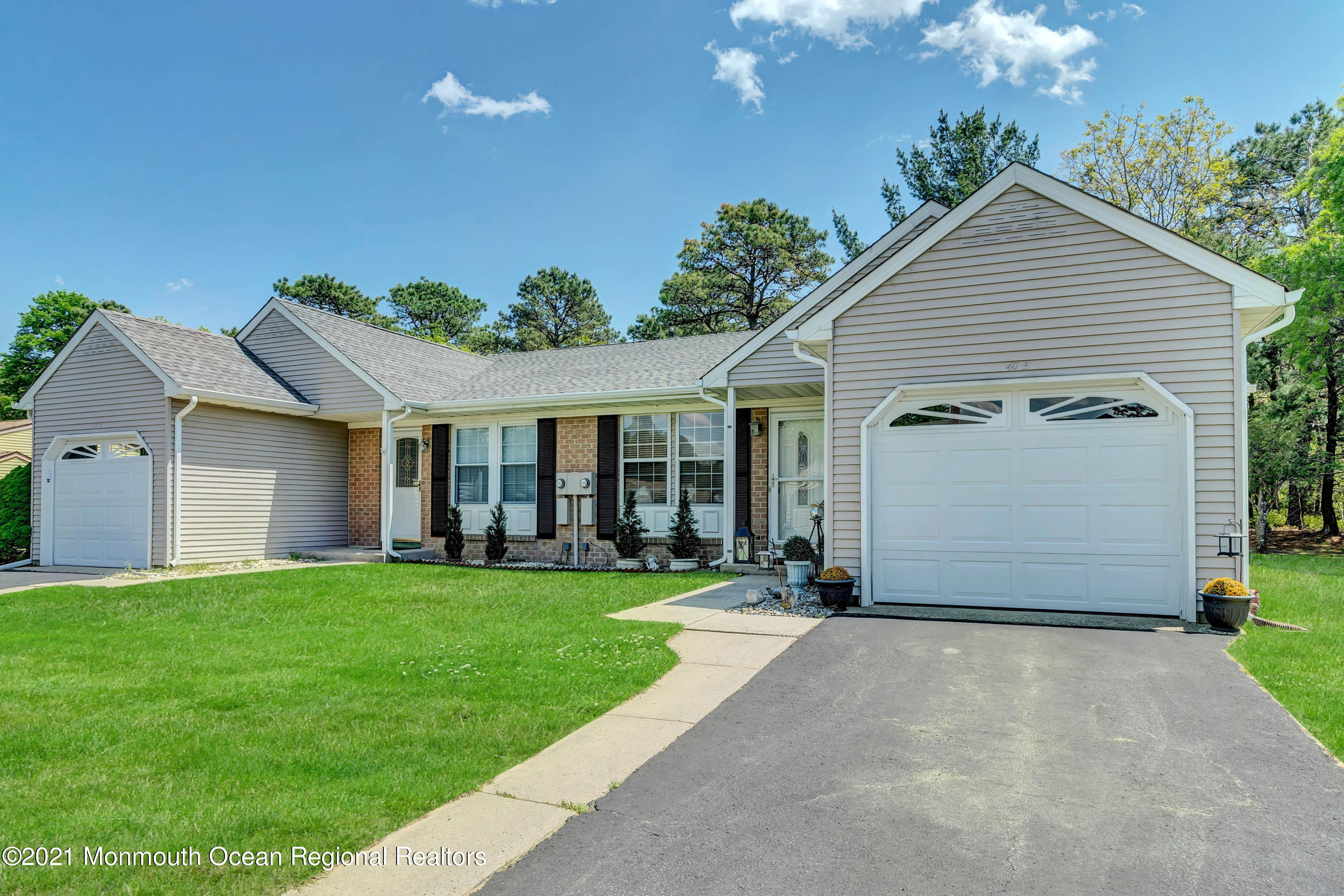 47 B Medford Road Whiting, NJ 08759 - Photo 3 of 26 1 (3)