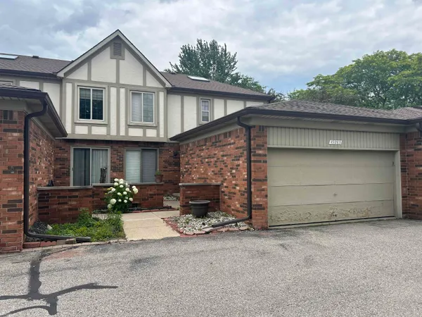 $300,000 | 49283 Ashley Court, Utica, MI 48315