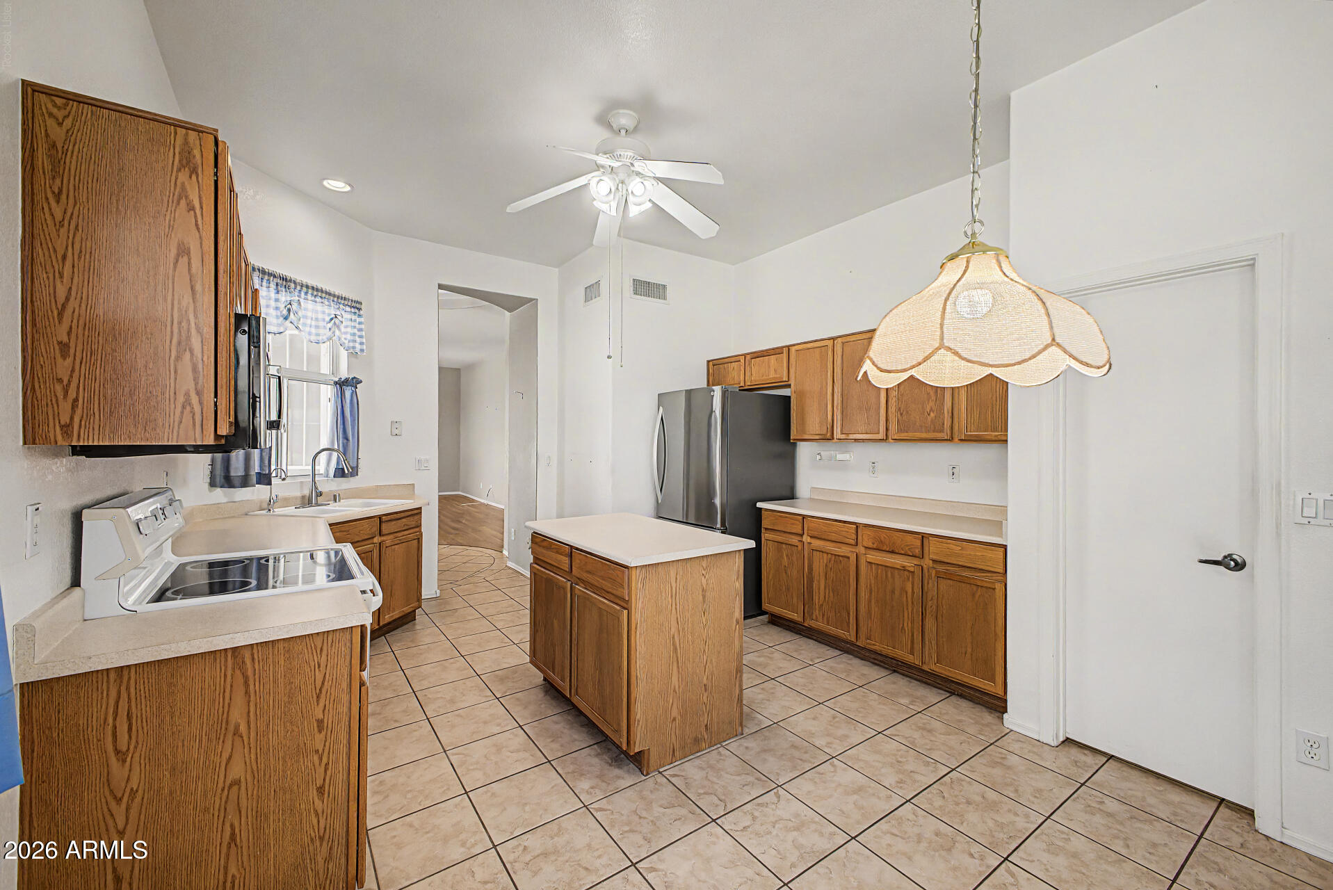 9733 West Mountain View Road Peoria, AZ 85345 - Photo 12 of 35 09-Mountain View