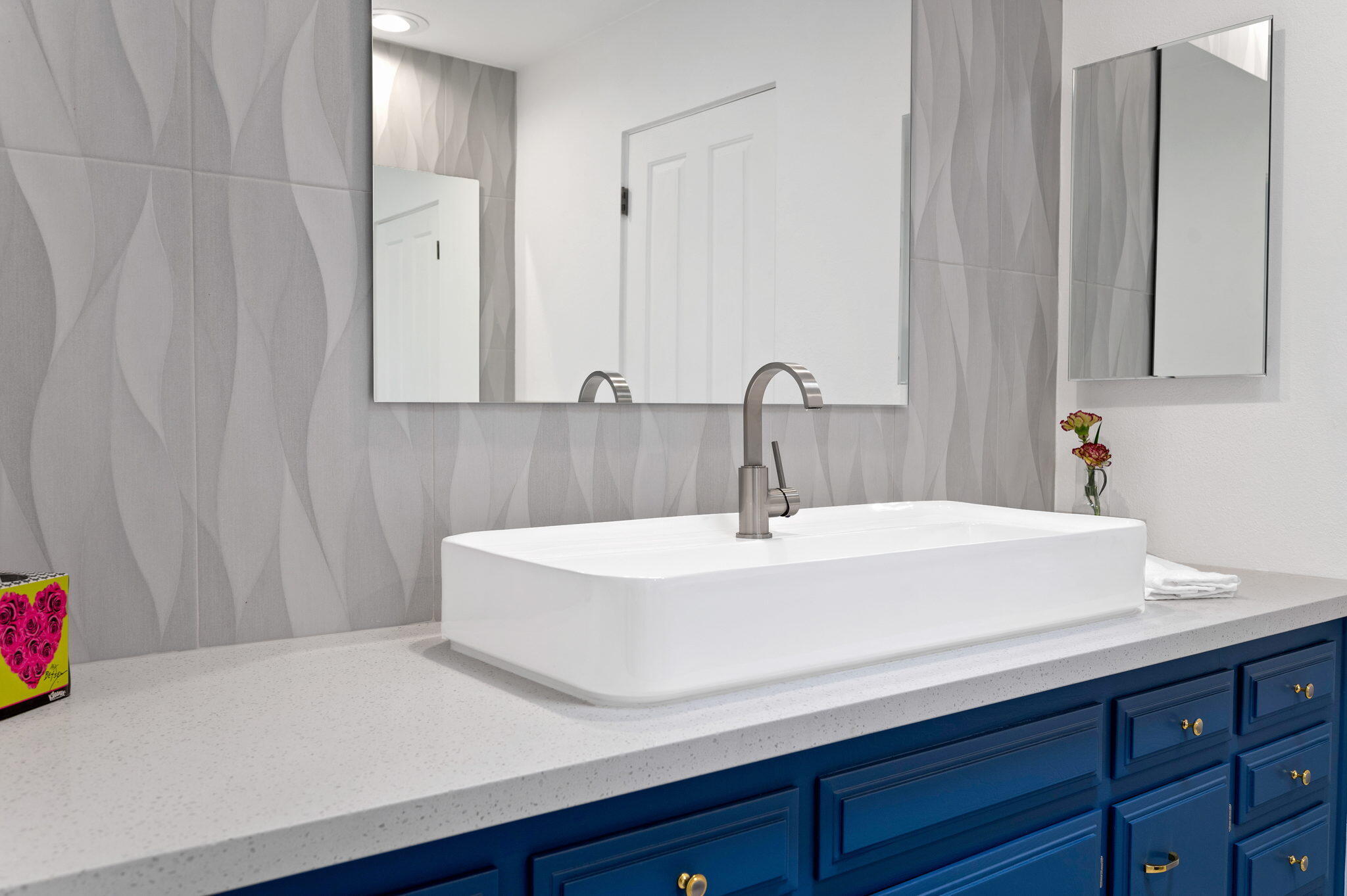 45835 Pawnee Road Indian Wells, CA 92210 - Photo 32 of 46 a bathroom with a sink and a mirror