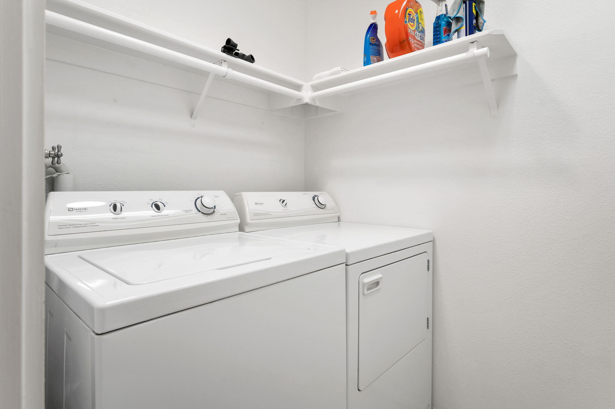 45835 Pawnee Road Indian Wells, CA 92210 - Photo 34 of 46 a utility room with dryer and washer