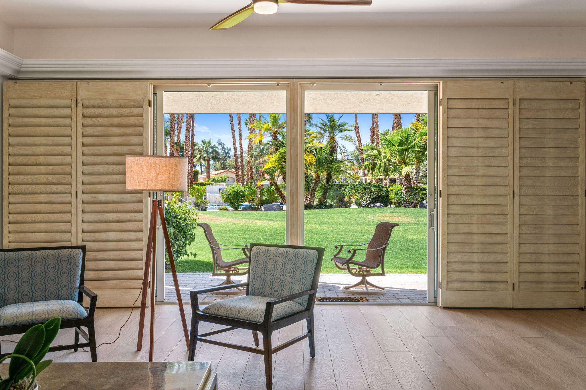 45835 Pawnee Road Indian Wells, CA 92210 - Photo 40 of 46 a view of a chair and tables in the balcony
