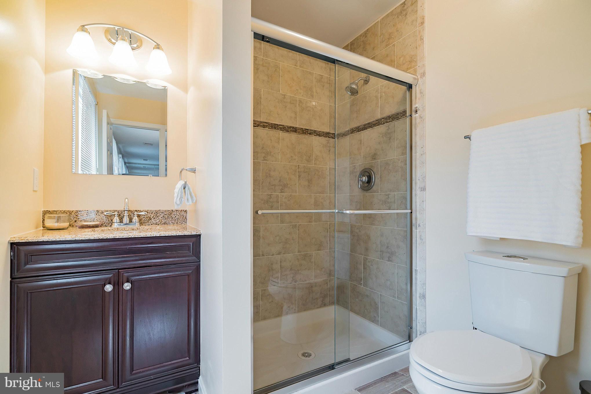 8150 Sinclair Mill Road Manassas, VA 20112 - Photo 17 of 30 Bath (Master)