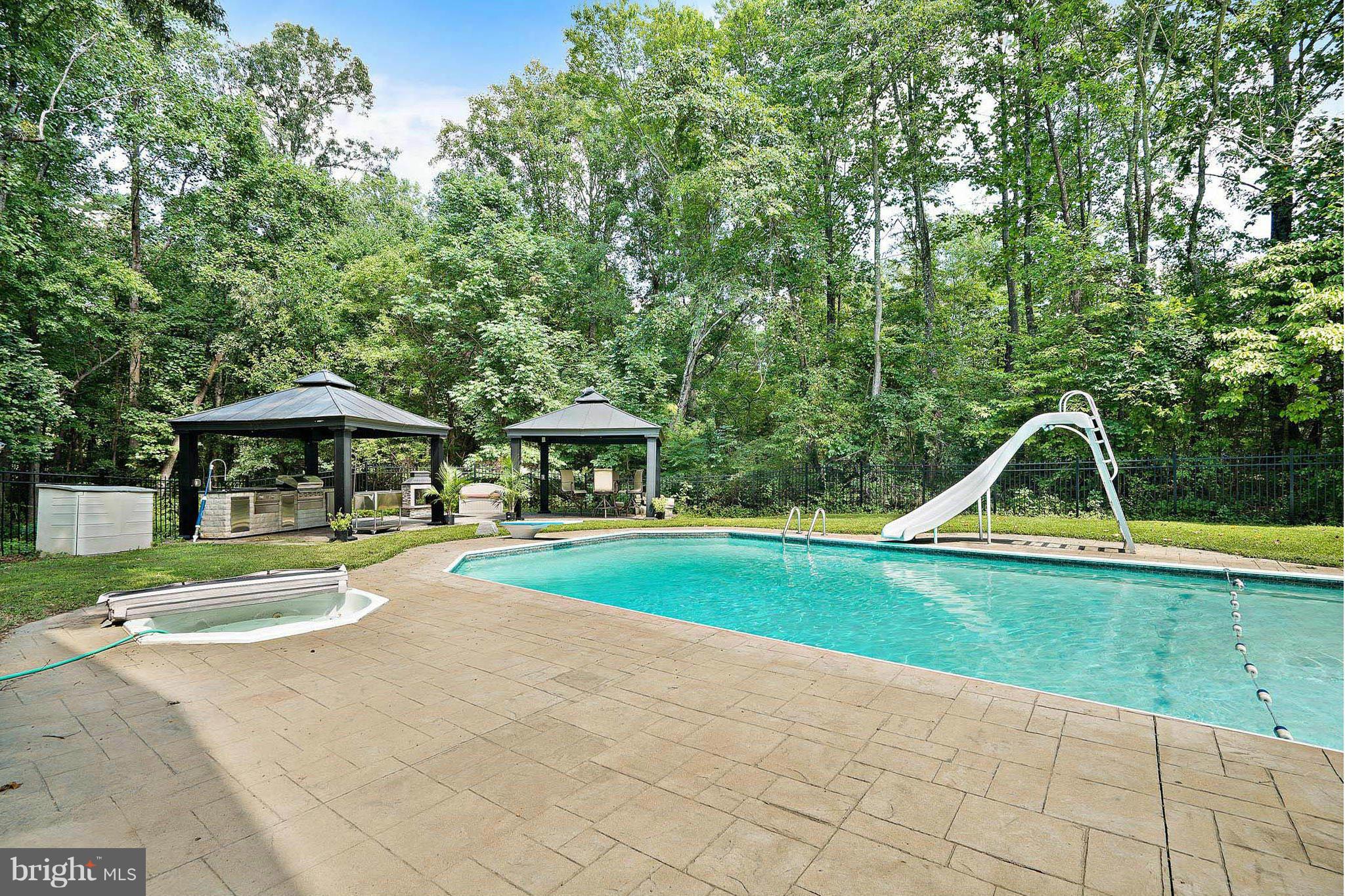8150 Sinclair Mill Road Manassas, VA 20112 - Photo 28 of 30 In ground Pool