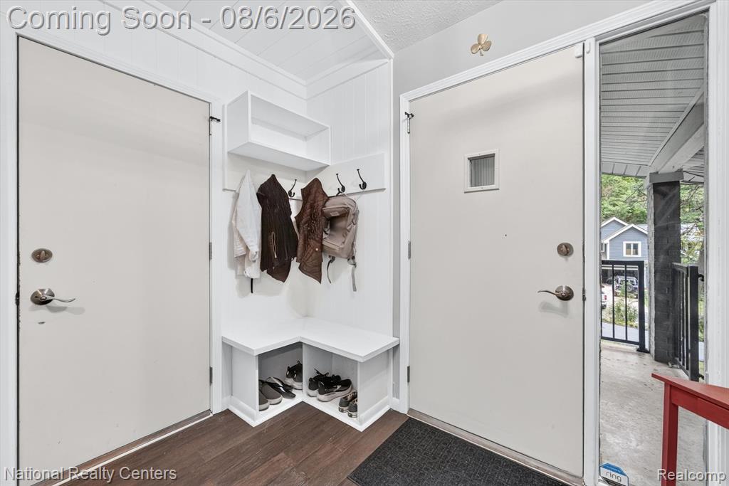 8928 Minne Wanna Road Clarkston, MI 48348 - Photo 5 of 30 Gallery Image 5