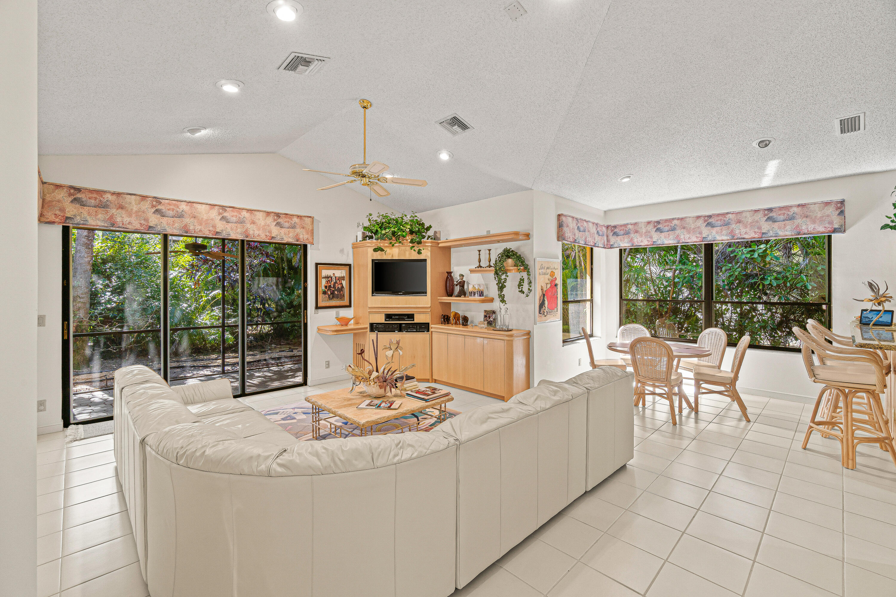 2250 Northwest 59th Street Boca Raton, FL 33496 - Photo 9 of 22 018-2250Northwest59thStreet-BocaRaton-FL