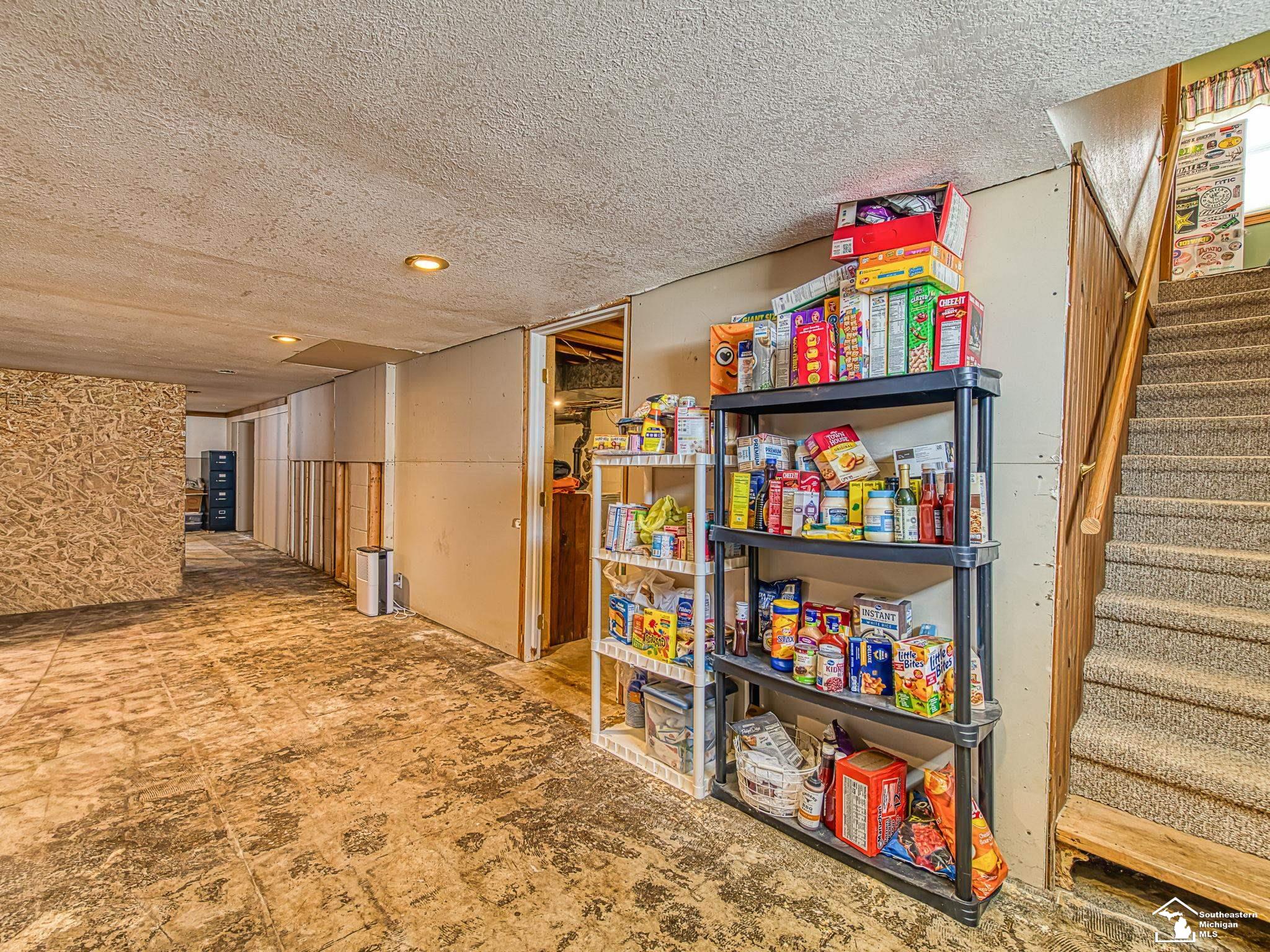 616 Cole Road Monroe, MI 48162 - Photo 25 of 43 50199219-0ec94580-12b3-46b4-ba41-ce8512aeb31e.JPG